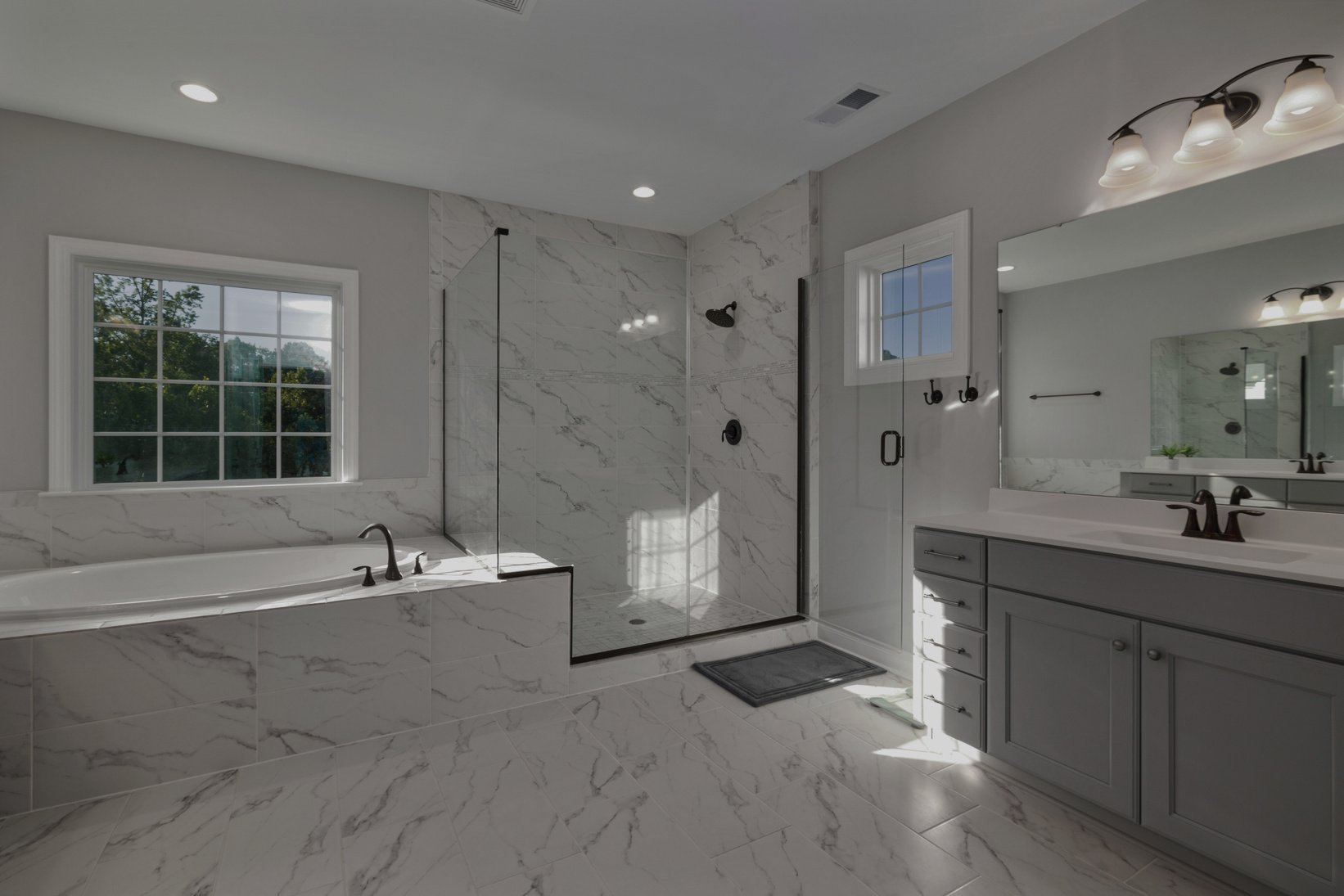 A White Luxury Bathroom